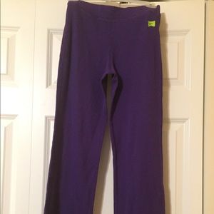 Girls Nike purple activewear bootleg pants
